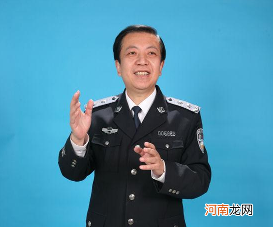 为何孩子明知“不能跟陌生人走”，但一哄就能被拐跑？