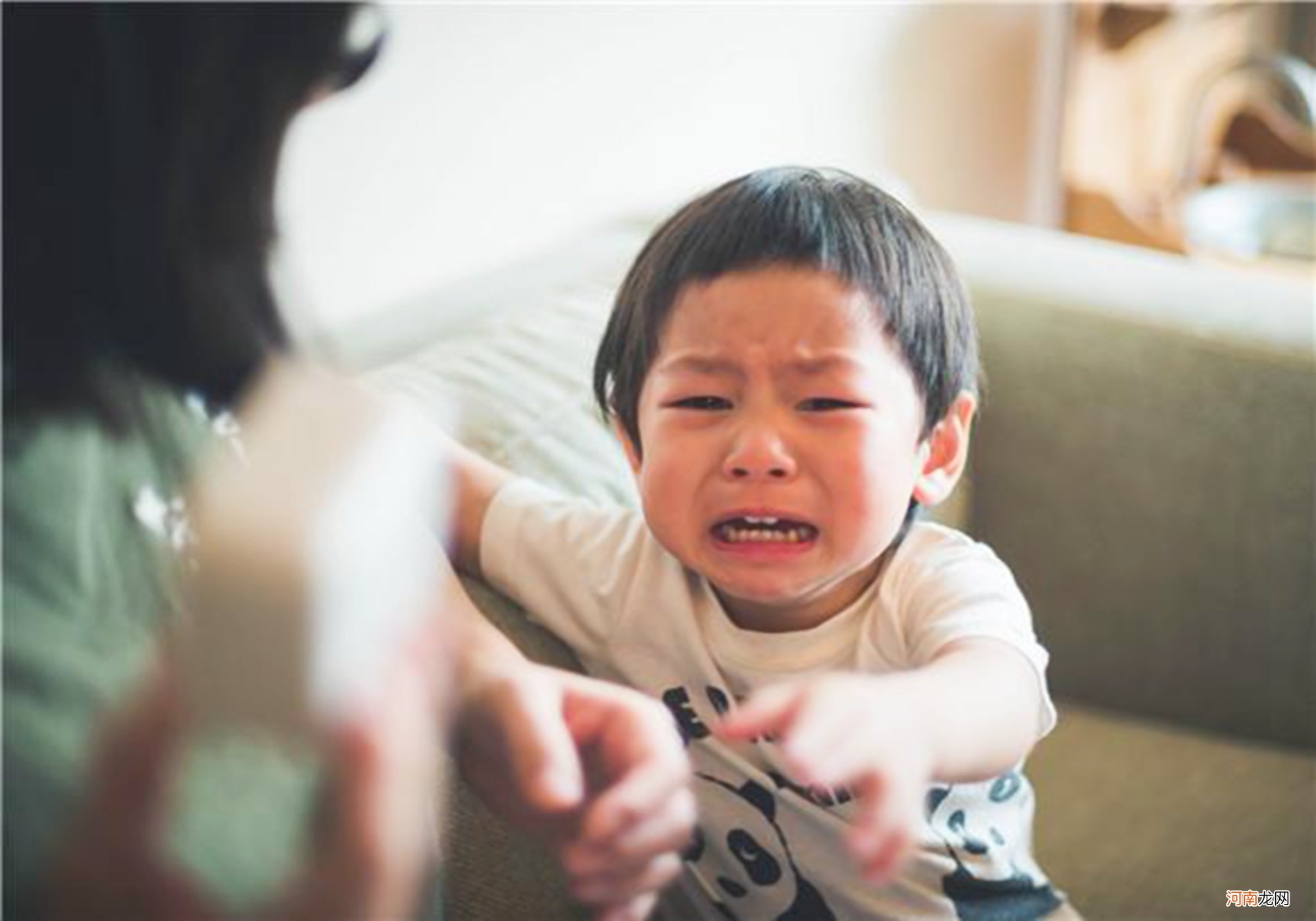 有一种无奈叫“形式主义带娃”，老人享福孩子遭罪，儿女们要有数