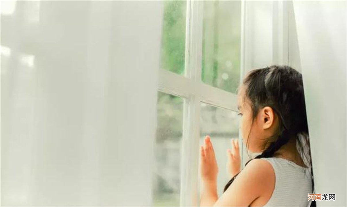 小学生“满分作文”火了，全文没有孤独2字，却孤独得让人落泪