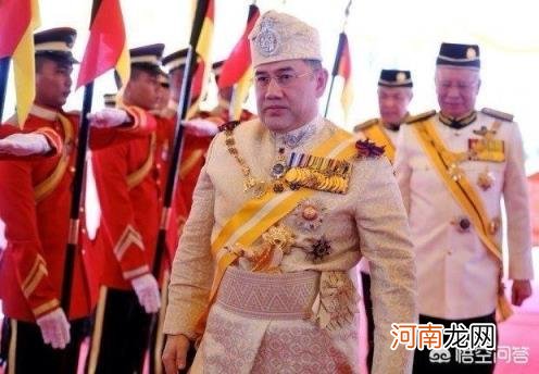 马来西亚拿督 李宗伟在马来西亚地位如何？