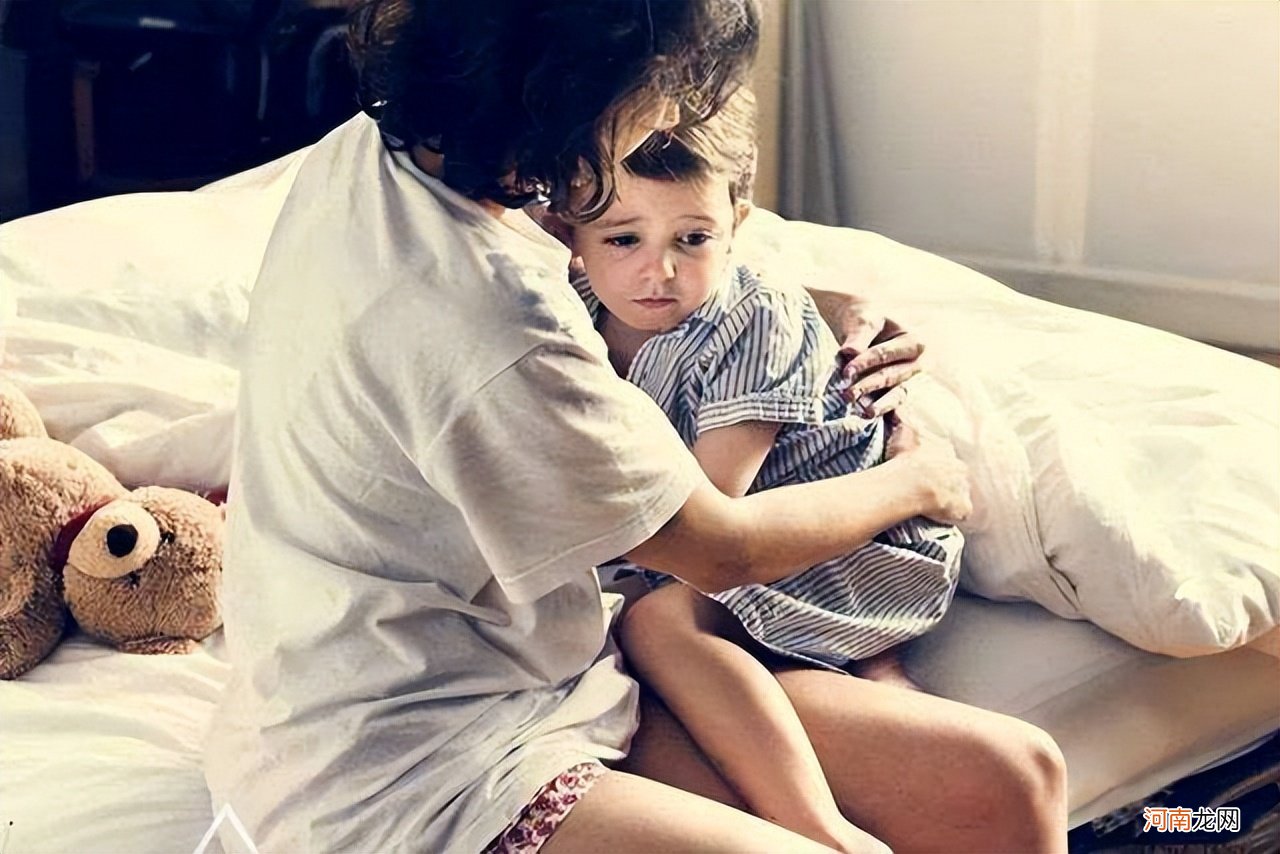 为啥娃被“吼”后不记仇，反而求抱抱？知道真相，你就不舍得吼了