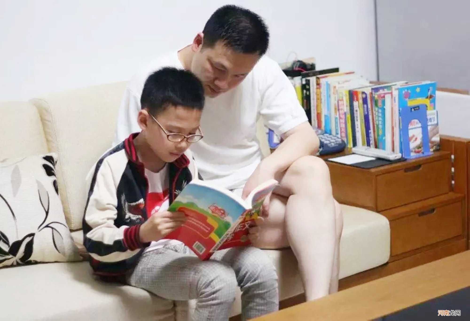 有种父亲叫“北大助力者”，两个孩子同时被北京大学录取，很佩服