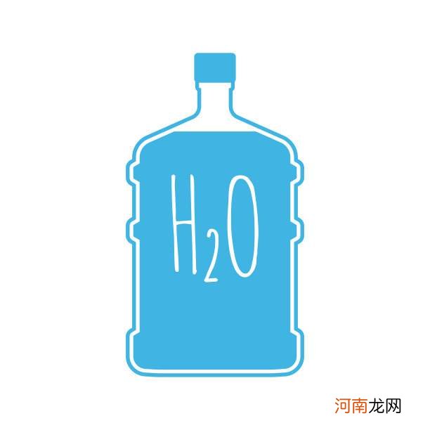 水瓶的图片 手拿水瓶的图片