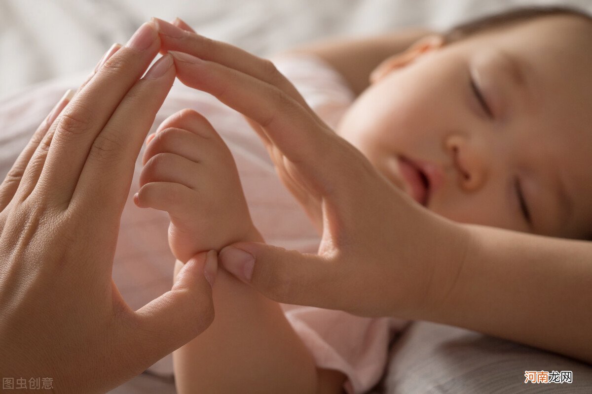 李玫瑾：宝宝睡醒后有这3种表现，说明大脑发育快，将来智商很高