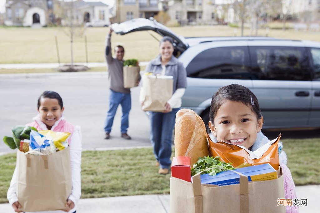李玫瑾教授：家里两个孩子发生矛盾时，一定要安抚老大，为什么？