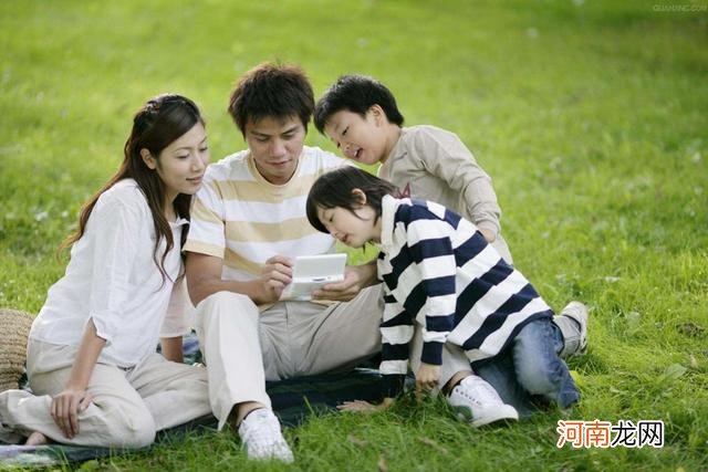 老大常欺负老二，二胎家庭如何改变现状？家长需注意孩子心理变化