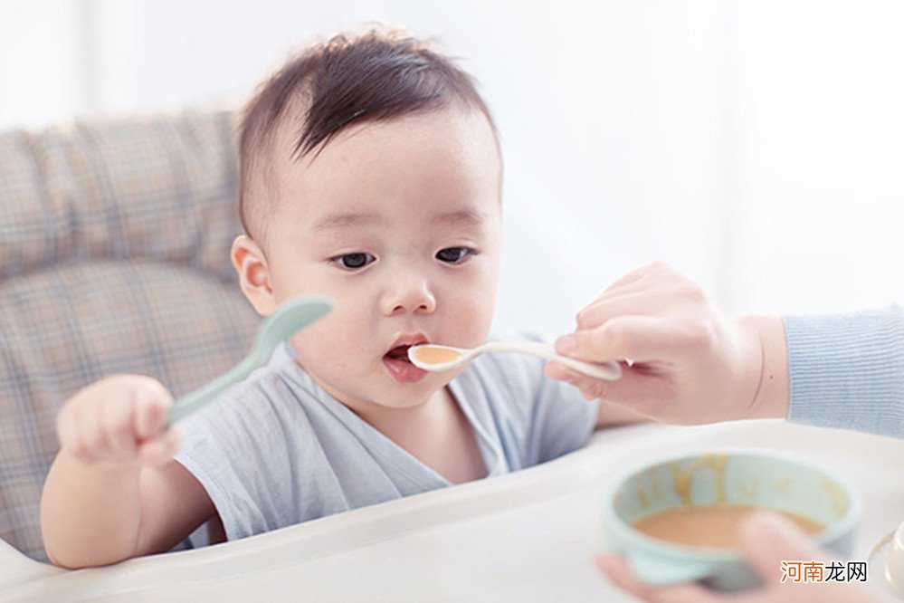 宝宝8个月还没长牙，不要只想着补钙，这四种情况也影响长牙早晚