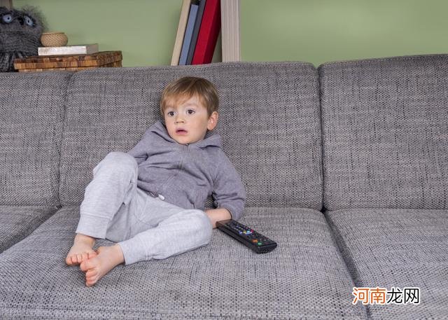李玫瑾：“看电视”和“不看电视”的孩子，长大后的差距很大