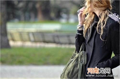 周公解梦梦见白头发 周公解梦梦见白头发变黑了