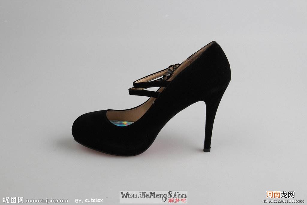 解梦梦见鞋 解梦梦见鞋子破了进水了