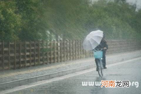 解梦梦到下雨 解梦梦到下雨什么意思