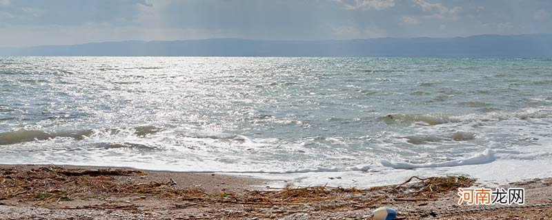死海是咸水湖吗
