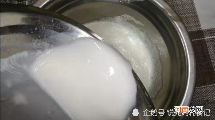 天气寒冷，给宝宝做双皮奶，没想到原来这么简单，一次成功