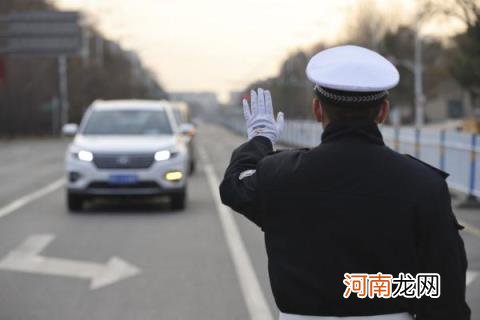 有小车怎么赚钱不跑滴滴( 利用自己小车赚钱回来的窍门)