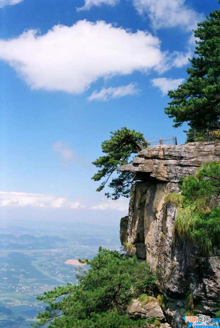 (国内哪里适合70岁老人旅游 65岁老人免费门票)