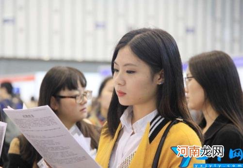 文科女生就业方向前景 有哪些适合女生选就业前景好的专业