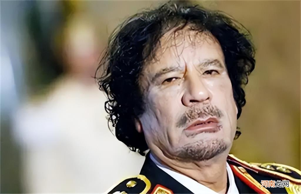 卡扎菲死得有多惨视频 卡扎菲是哪个国家里的