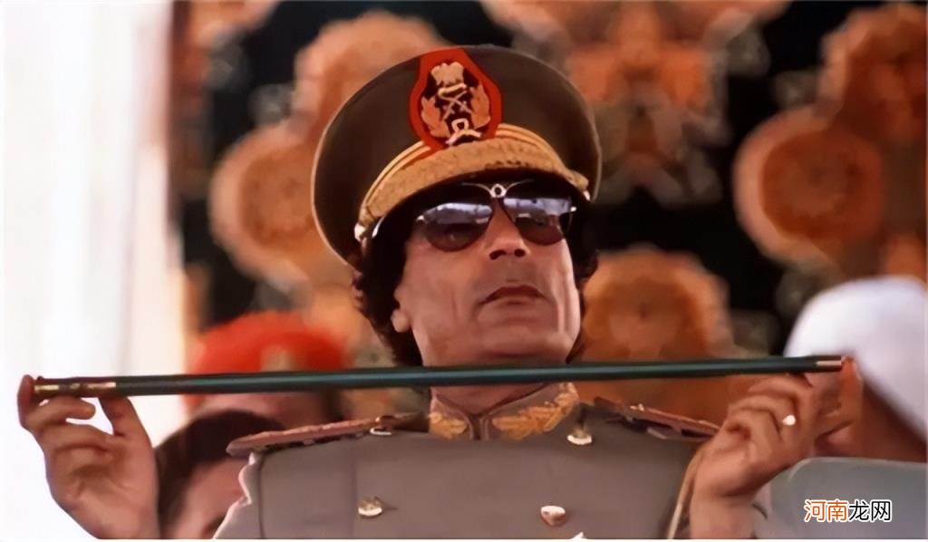 卡扎菲死得有多惨视频 卡扎菲是哪个国家里的