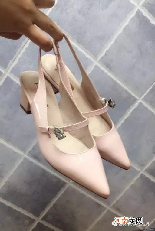 今年的爆款女鞋，适合夏天穿的爆款鞋？