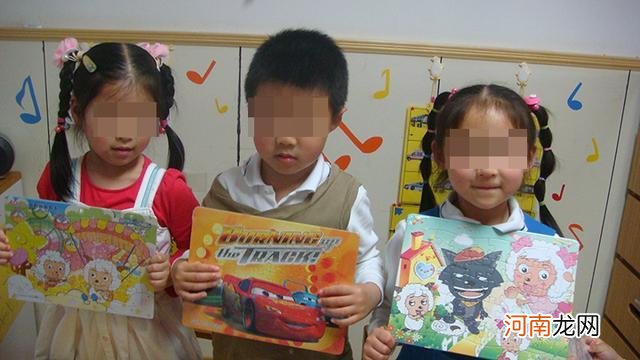 幼儿园“新型攀比”蔓延，老师和家长不及时制止，受伤的会是孩子