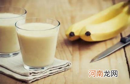 香蕉奶昔早上喝还是晚上喝好 香蕉奶昔什么时候喝最好