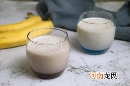 香蕉奶昔用什么奶好喝 香蕉奶昔用酸奶还是纯奶