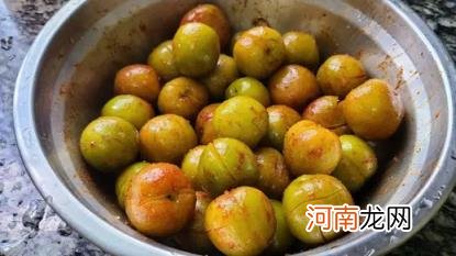 腌李子为什么要用开水烫 腌制李子要用开水烫吗