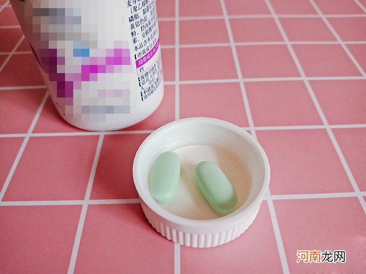 新生儿有这4种现象，容易被父母误以为是缺钙，看看你中招没？