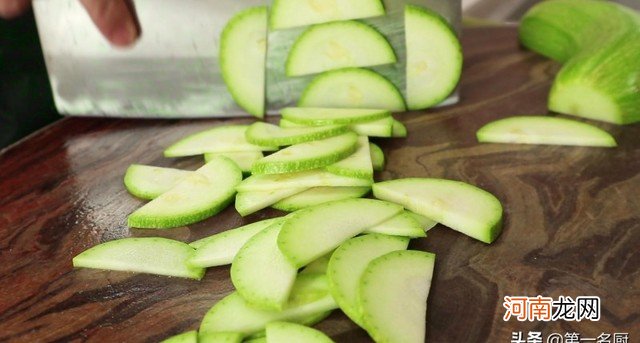 西葫芦怎么做好吃呢(西葫芦好吃的做法)