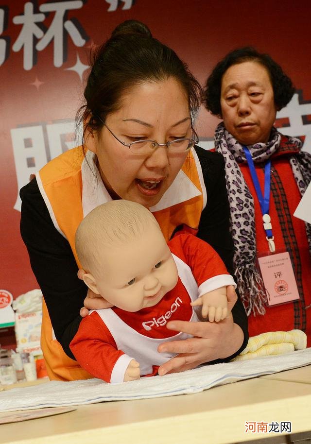 生完孩子，花大价钱请月嫂到底值不值得？4点找到靠谱月嫂