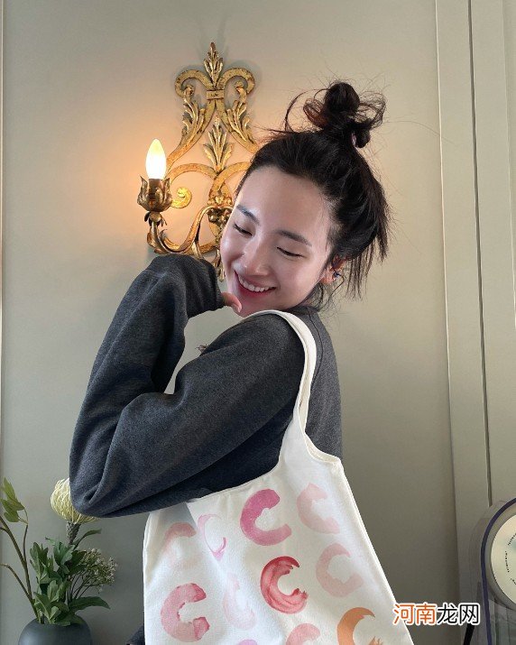 4款让发量翻倍的发型 女生头发少的发型图片