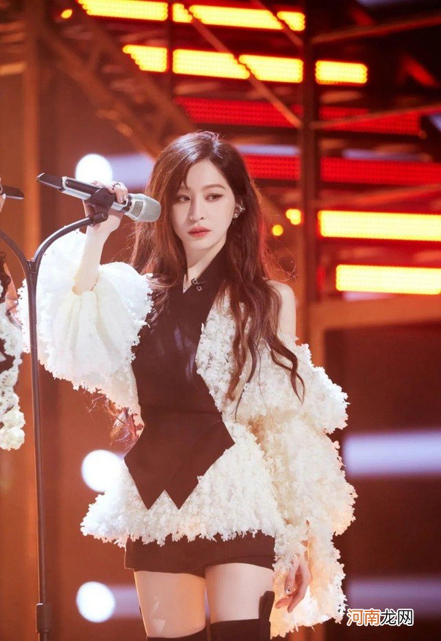 4款让发量翻倍的发型 女生头发少的发型图片