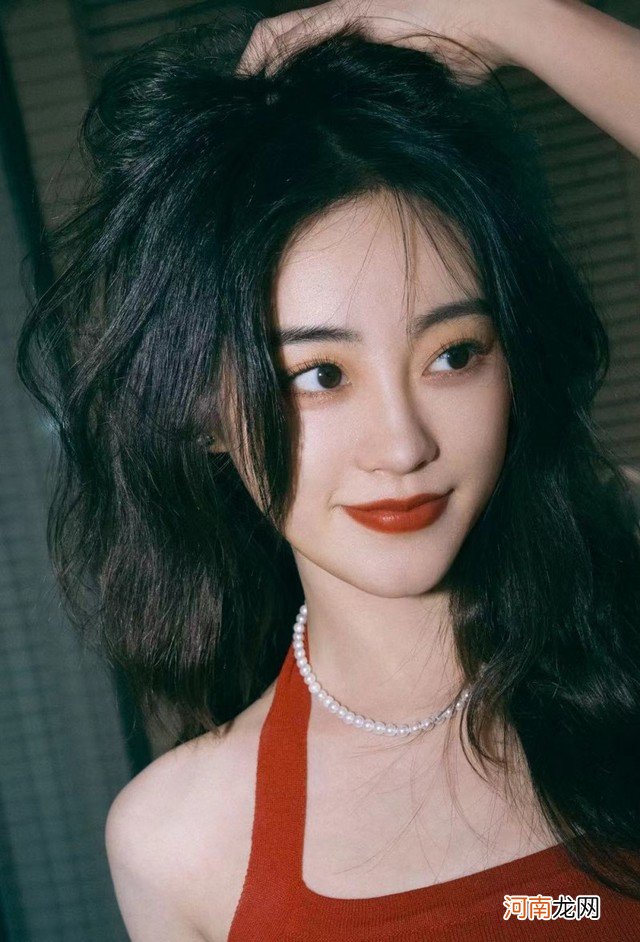 4款让发量翻倍的发型 女生头发少的发型图片