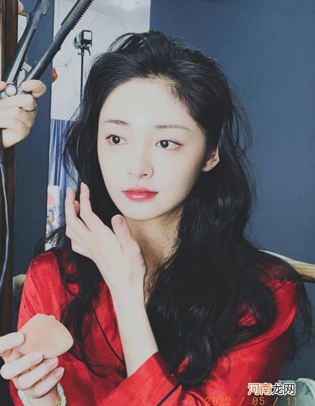 4款让发量翻倍的发型 女生头发少的发型图片