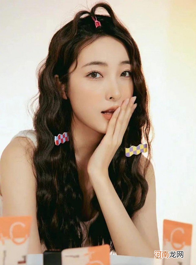 4款让发量翻倍的发型 女生头发少的发型图片