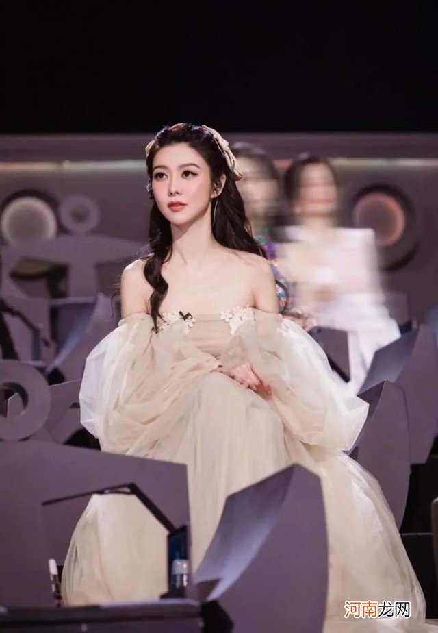 4款让发量翻倍的发型 女生头发少的发型图片