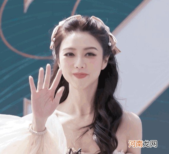 4款让发量翻倍的发型 女生头发少的发型图片