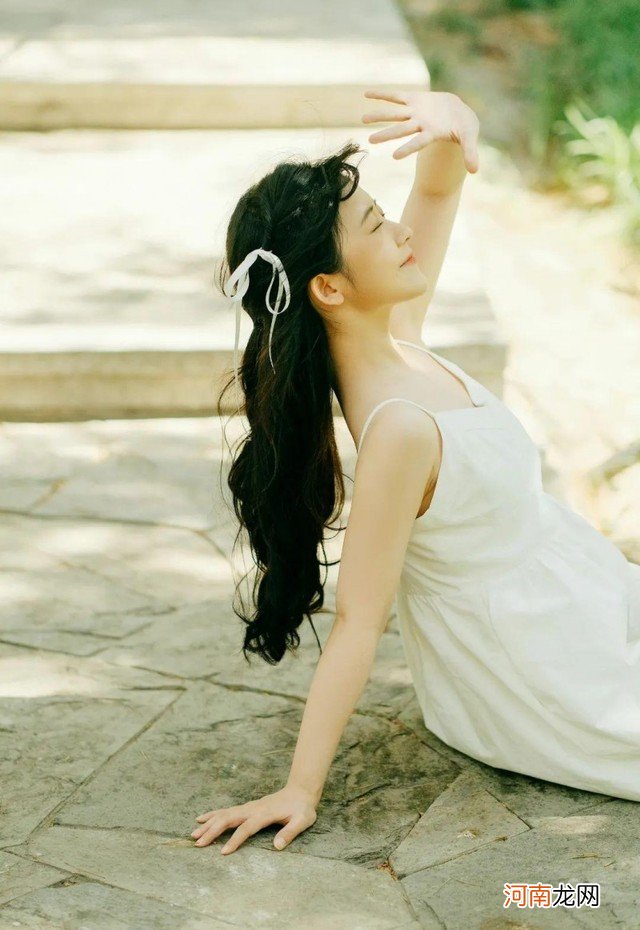 4款让发量翻倍的发型 女生头发少的发型图片