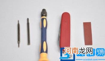 电脑鼠标拆卸组装教程图解鼠标的拆解过程 鼠标怎么拆开清理