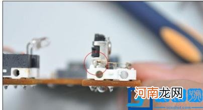 电脑鼠标拆卸组装教程图解鼠标的拆解过程 鼠标怎么拆开清理