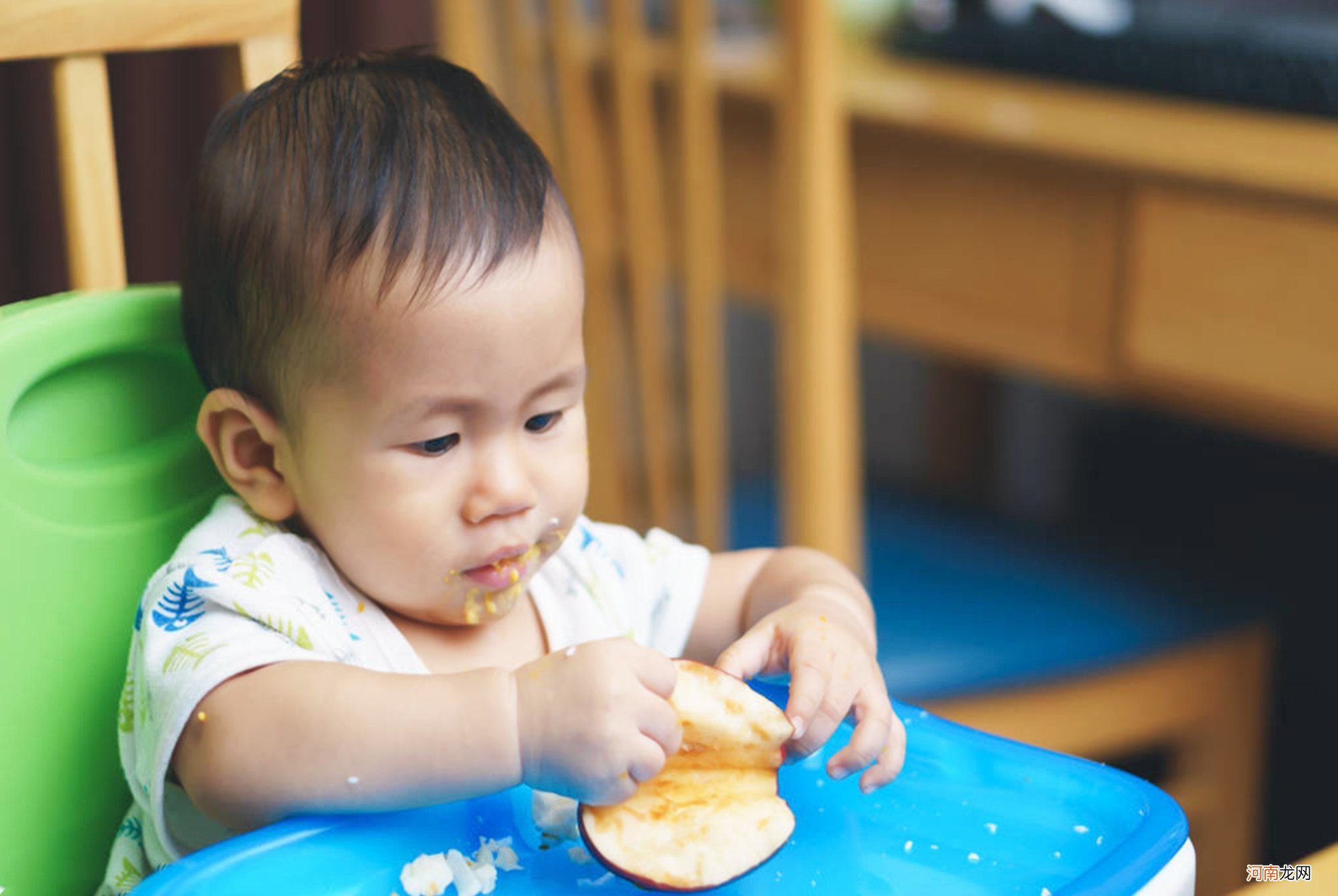 问：你家孩子吃啥？答：十个月还在喂米粉。宝妈的话让医生一哆嗦