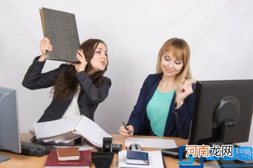 如何给领导提意见建议例如看不到别人的付出