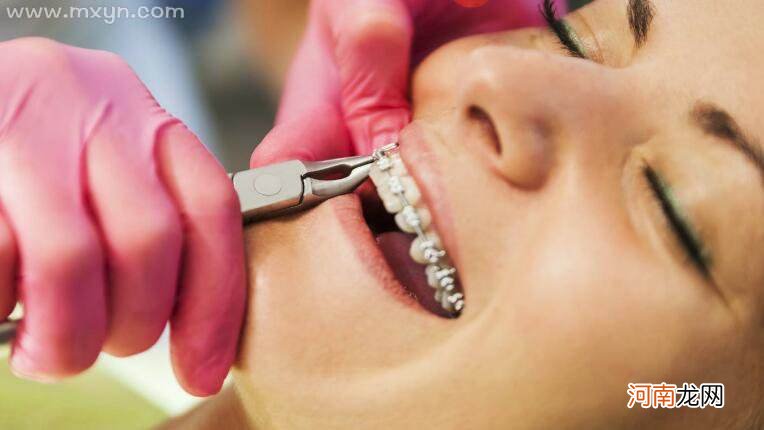 解梦牙齿掉光 梦到牙齿掉光怎么回事