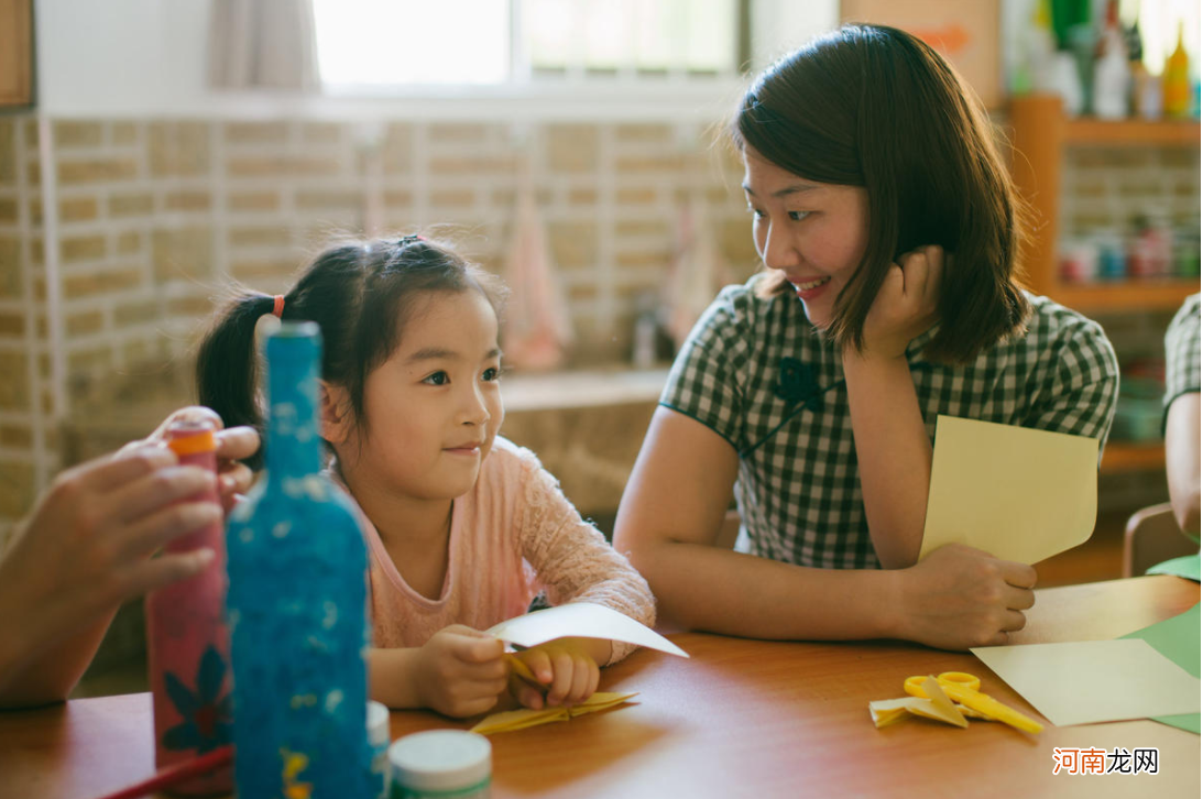 为何幼师觉得“付出和收入不成正比”？看到工资后，家长态度冷淡