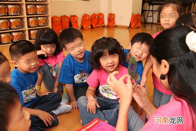 为什么经验丰富的幼师，不建议孩子3岁上幼儿园？背后原因很真实