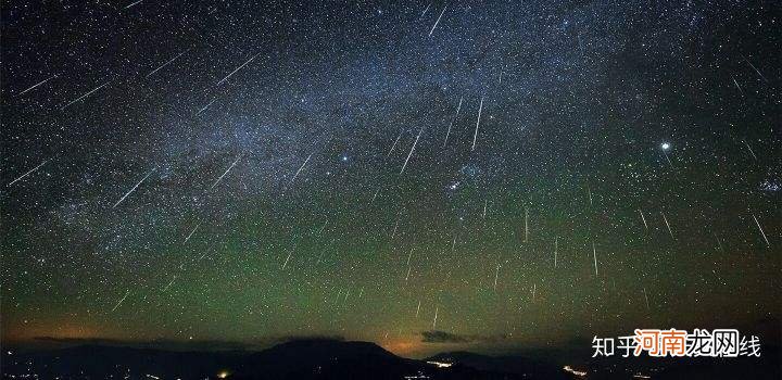 双子座流星雨 双子座流星雨洒满天际是什么歌