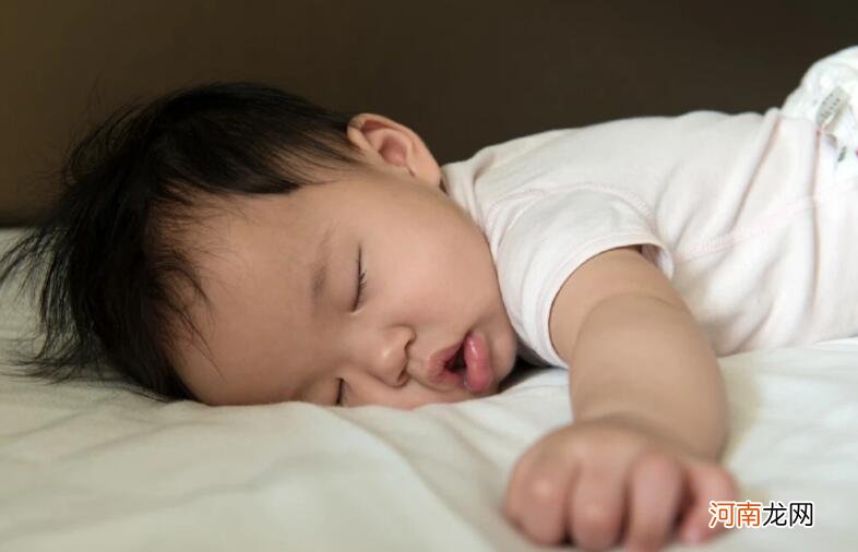 孩子不爱睡午觉，可能是“聪明”的表现，父母别强迫