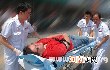 梦见亲人被蛇咬什么意思 梦见亲人被蛇咬什么预兆