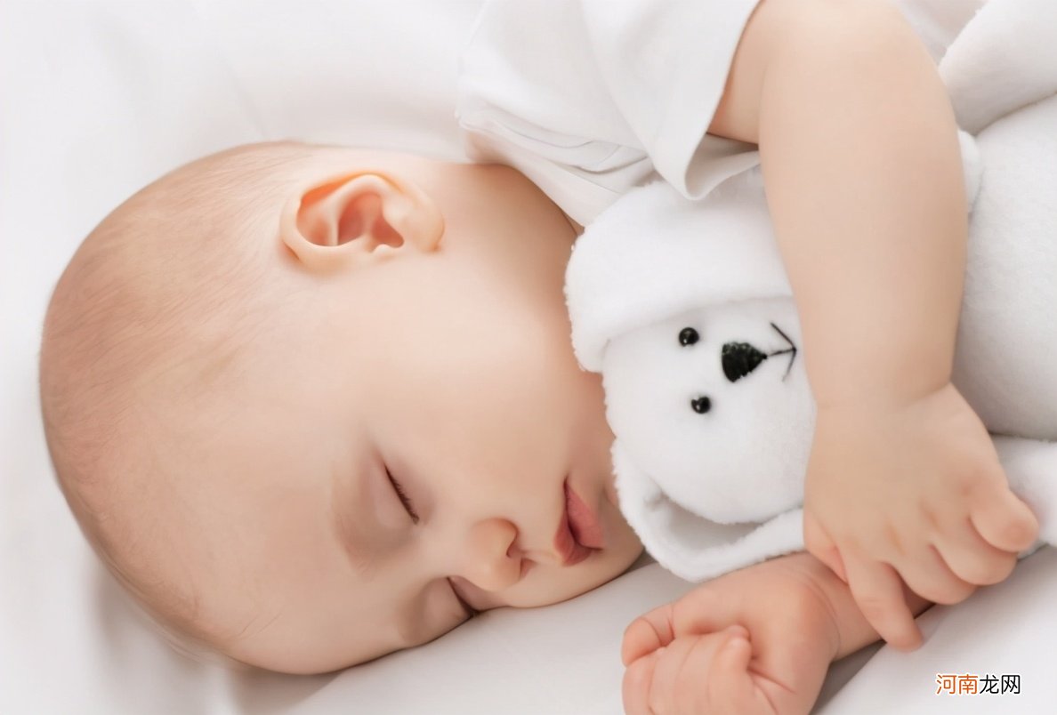 孩子睡觉时有这3个反应，说明大脑发育好，长大智商不会低