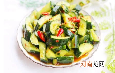 吃了过夜的凉拌黄瓜会怎么样 凉拌黄瓜盖上保鲜膜可以隔夜吃吗